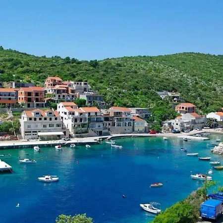 Vedran Seafront Zavalatica