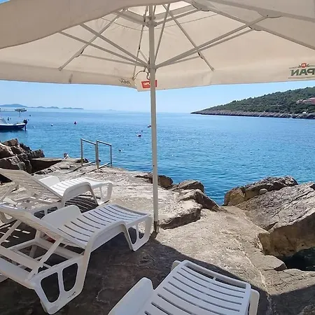 Vedran Seafront Appartement *