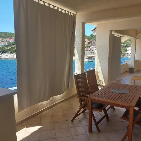 Vedran Seafront * Zavalatica