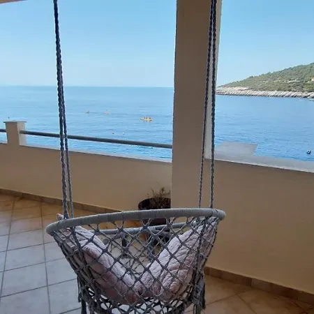 Vedran Seafront * Zavalatica