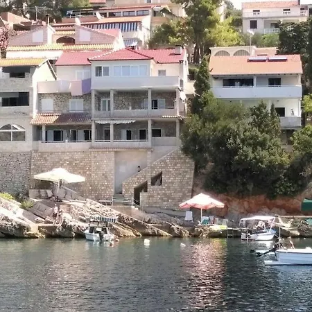 Vedran Seafront * 扎瓦拉提卡