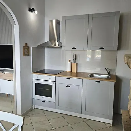 아파트 Vedran Seafront *